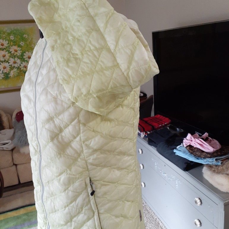 North face women's thermoball jacket size M