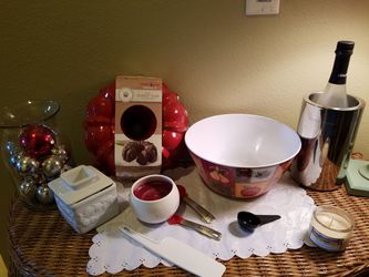 Kitchen decor buyer, wine chiller, bowls, bundt pan Thumbnail