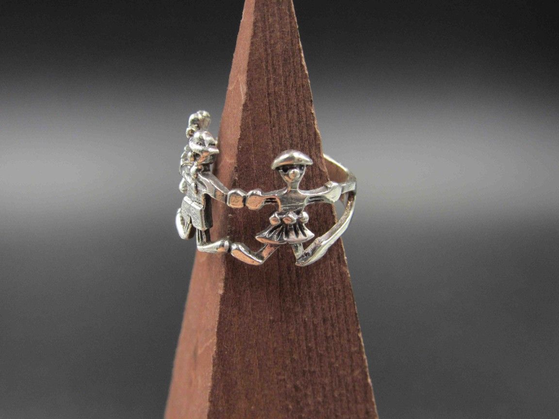 Size 7.75 Sterling Silver Around The Rosie Band Ring Vintage Statement Engagement Wedding Promise Anniversary Bridal Cocktail