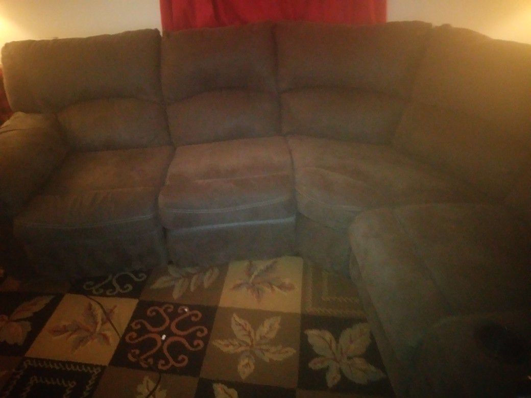 2 Pc Sectional Couch