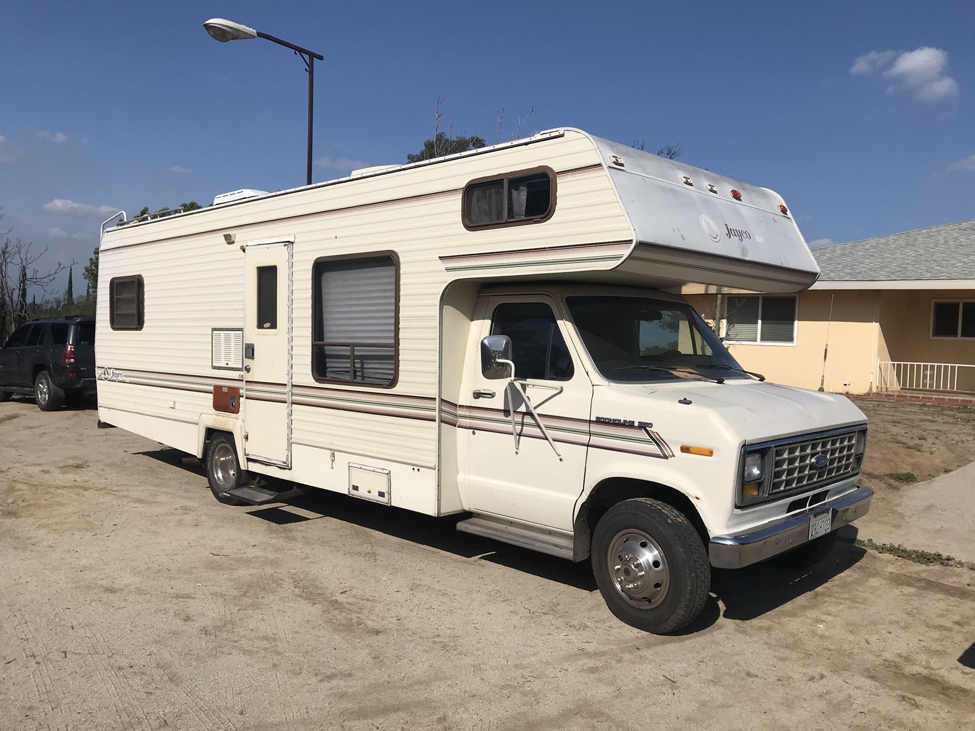 27” Jayco Class C Motorhome for Sale in Riverside, CA - OfferUp