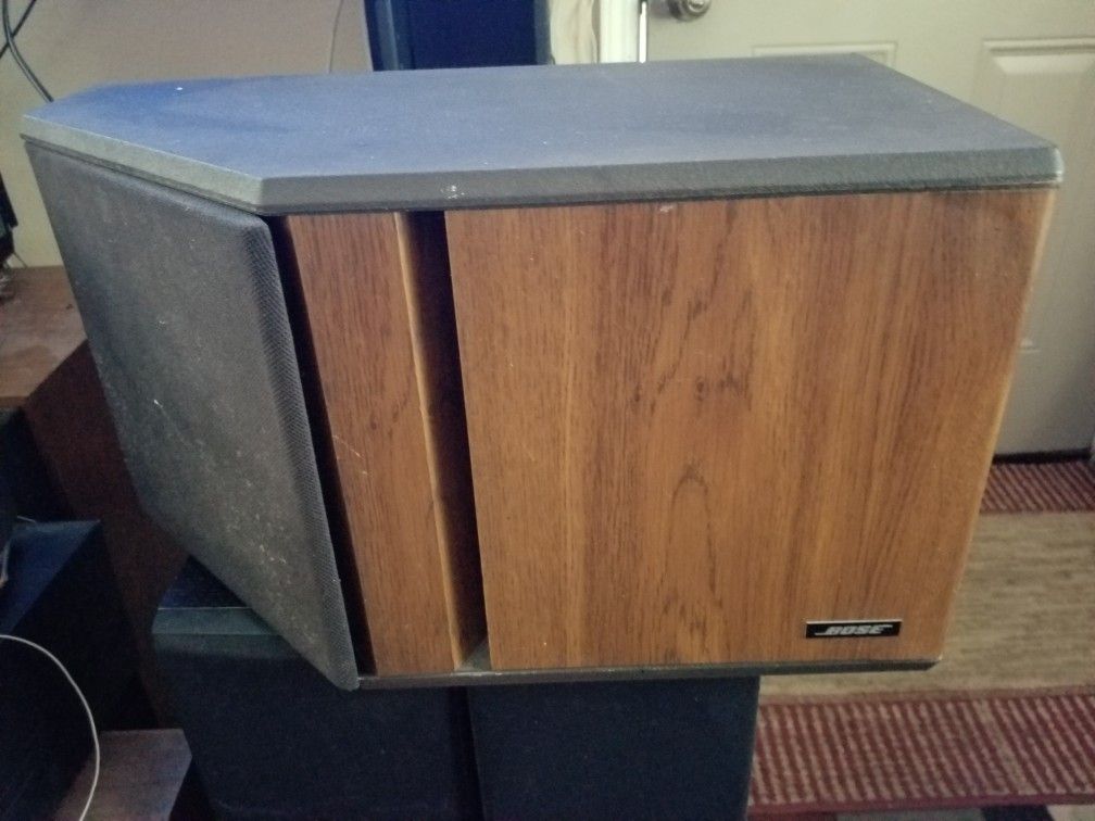 Vintage Bose 4.2 Surround Sound Speakers. $150 Pickup in Oakdale
