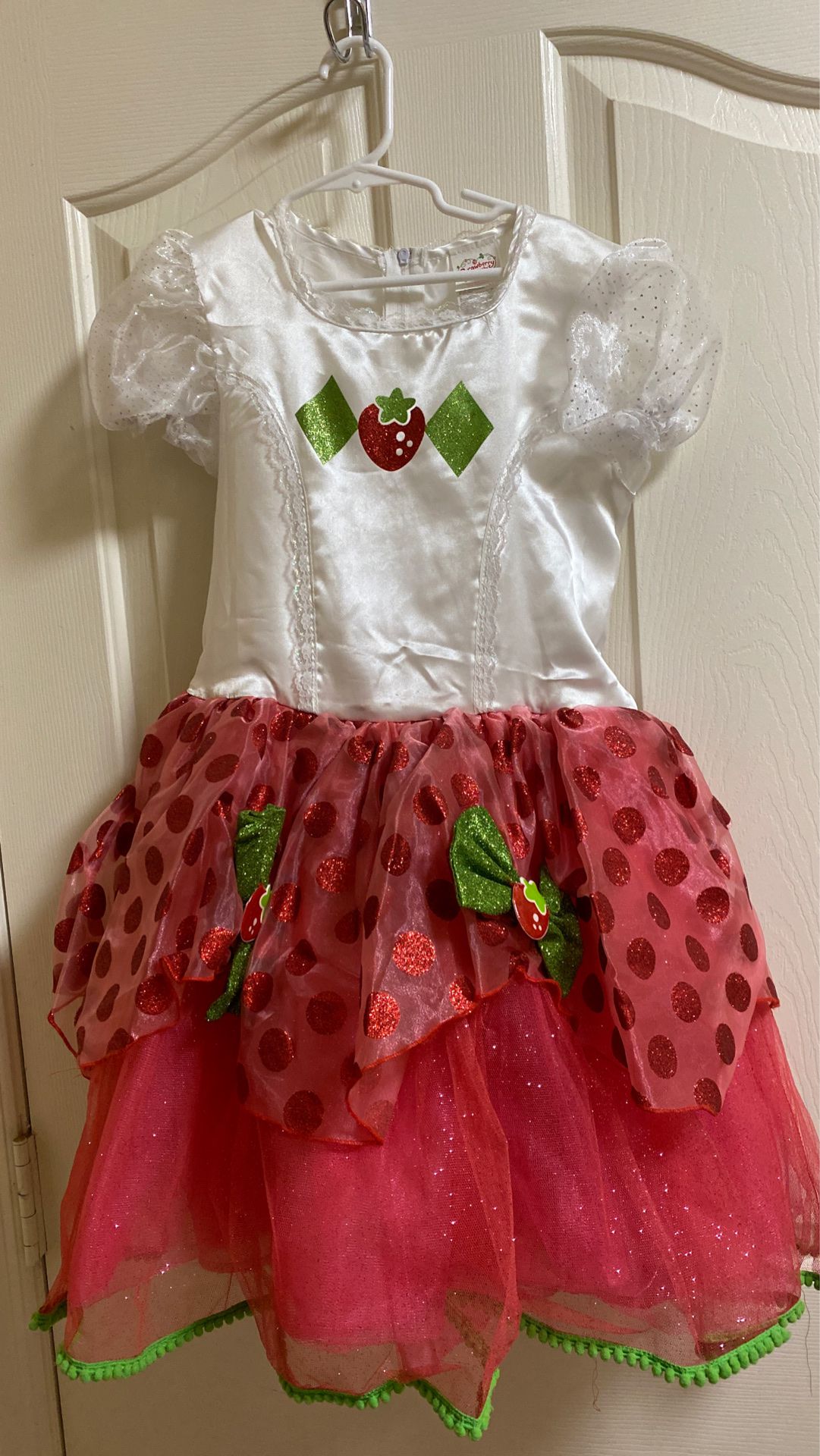 Prestige Strawberry Shortcake Deluxe Costume