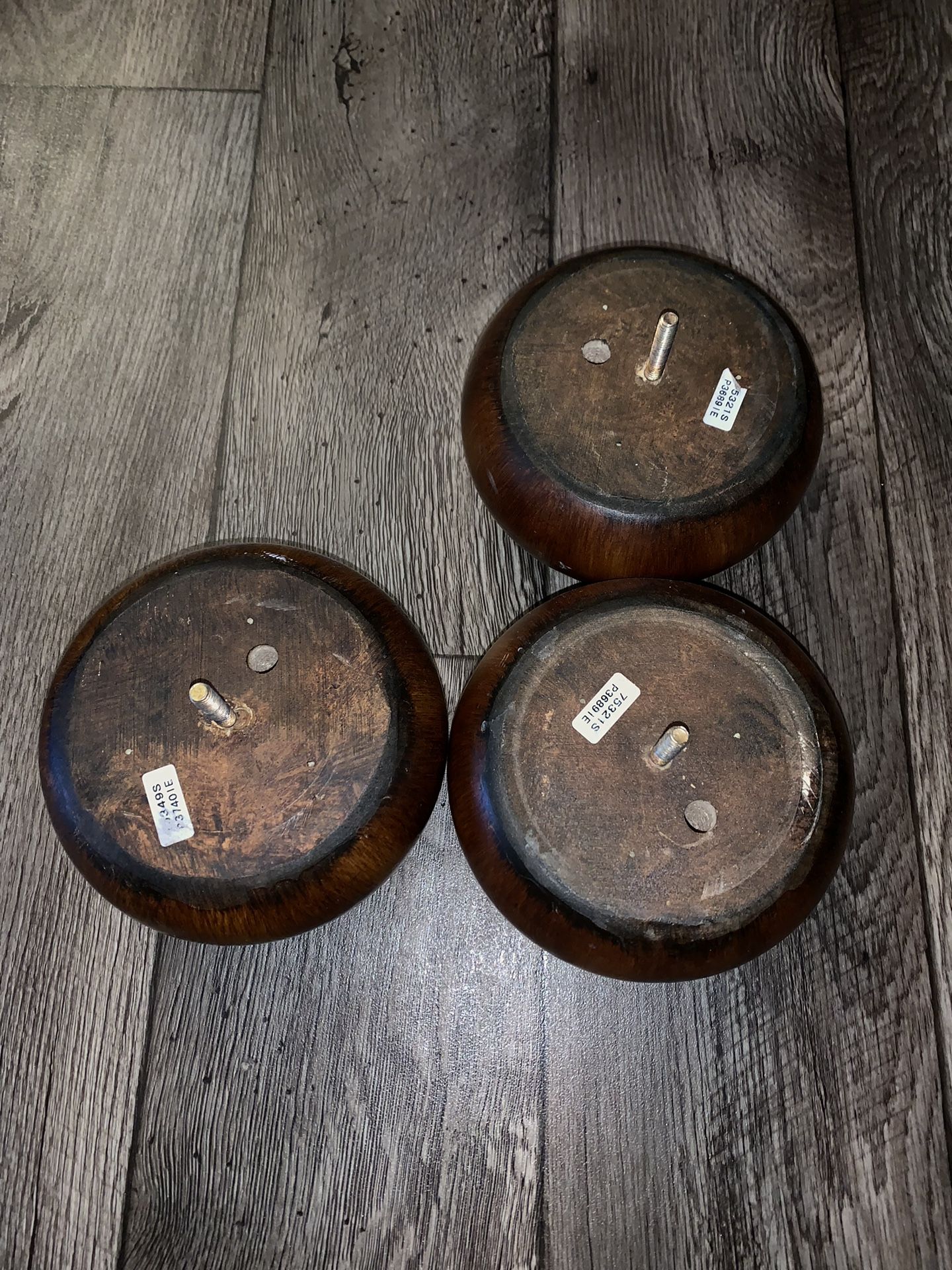 3 Furniture Feet