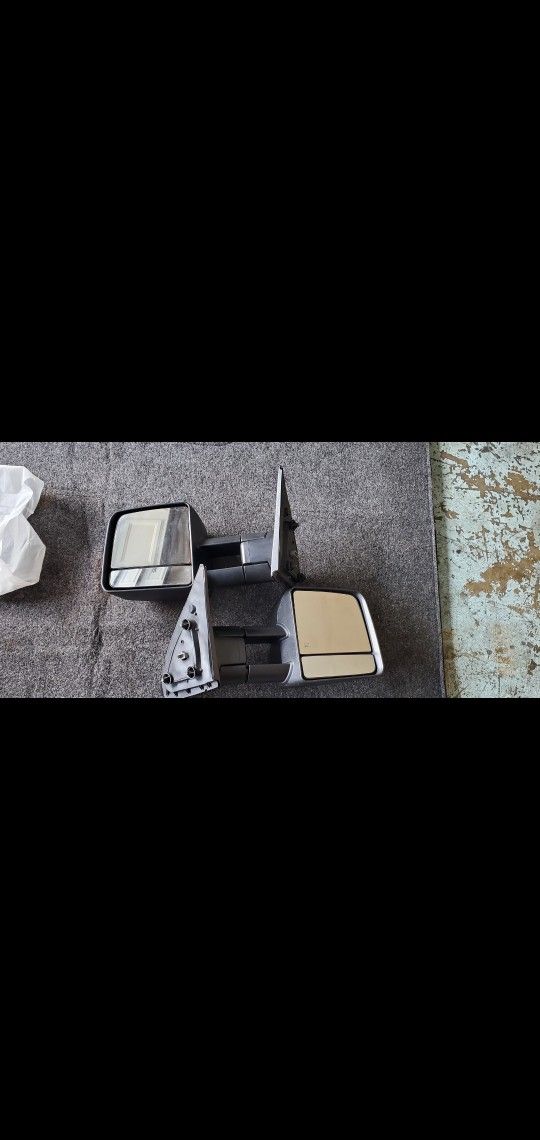 Towing Mirrors Heated LED Signal Lights
07/13 Tundra