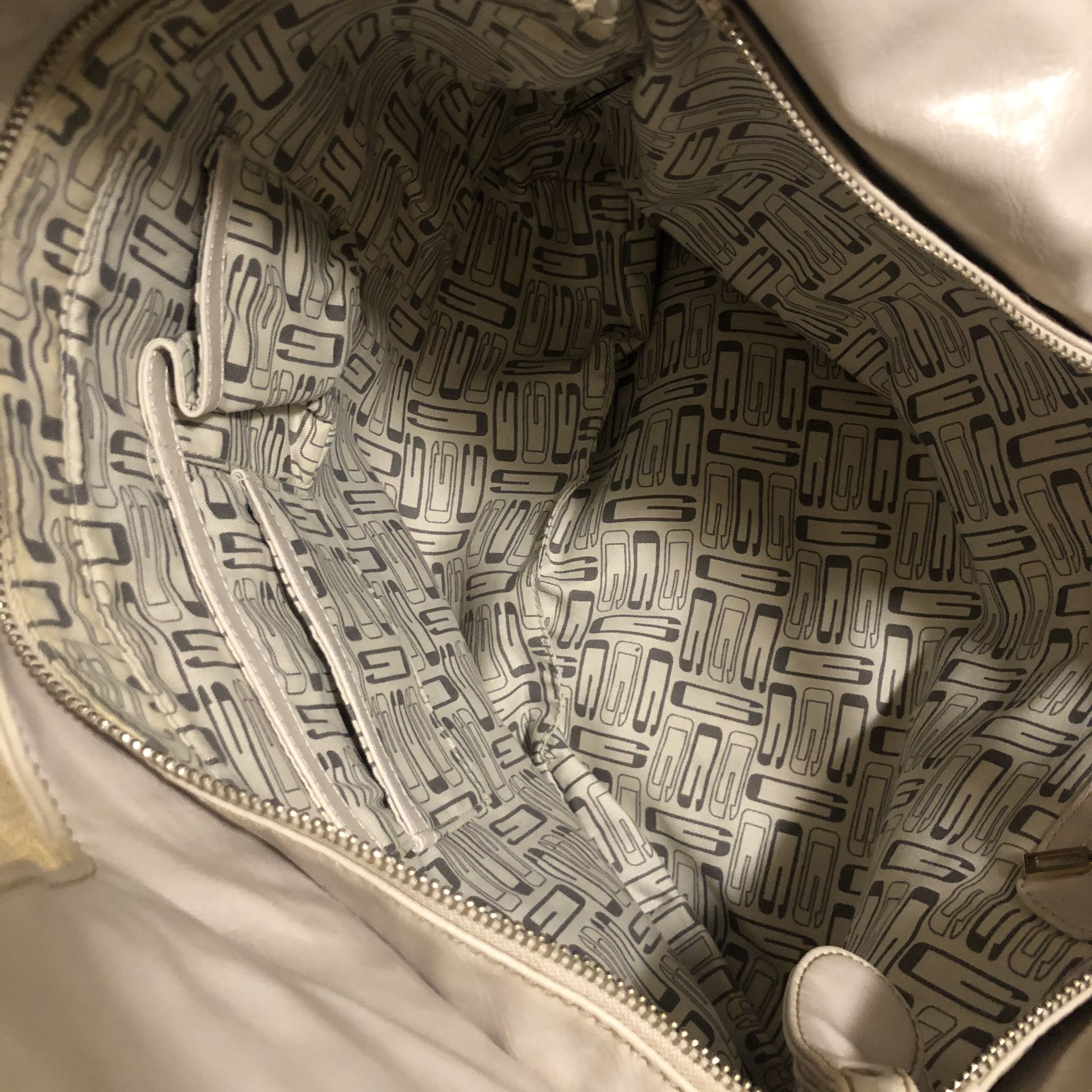Rare Large Guess Tote in White and Grey