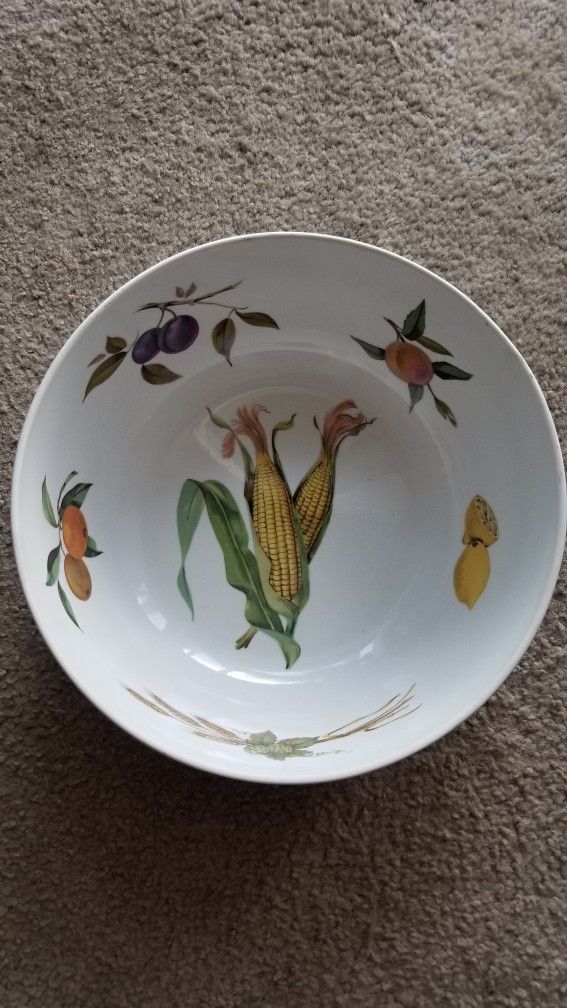 Vintage Royal Worcester Salad bowl 11"