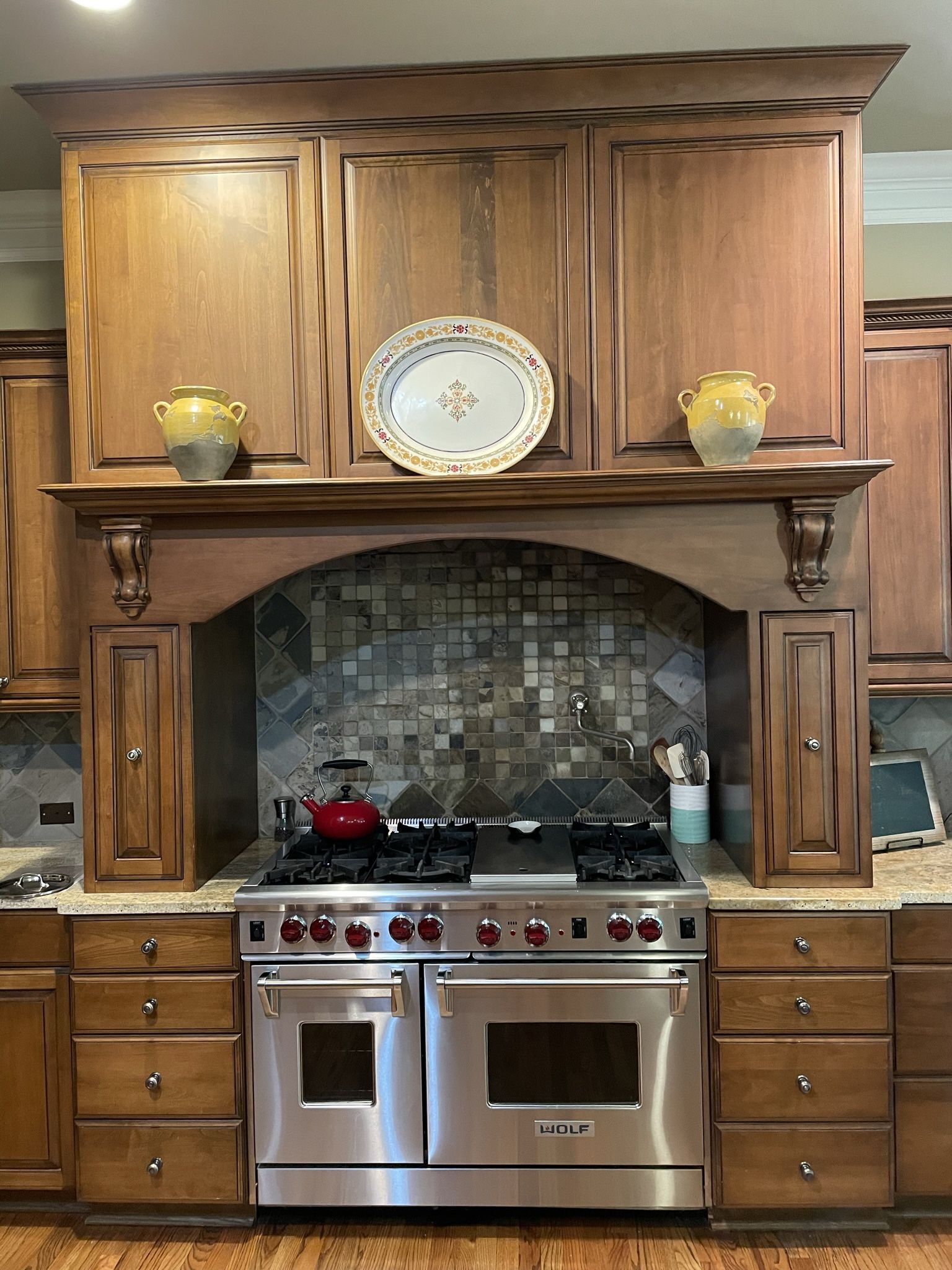 Kitchen Cabinets And Granite