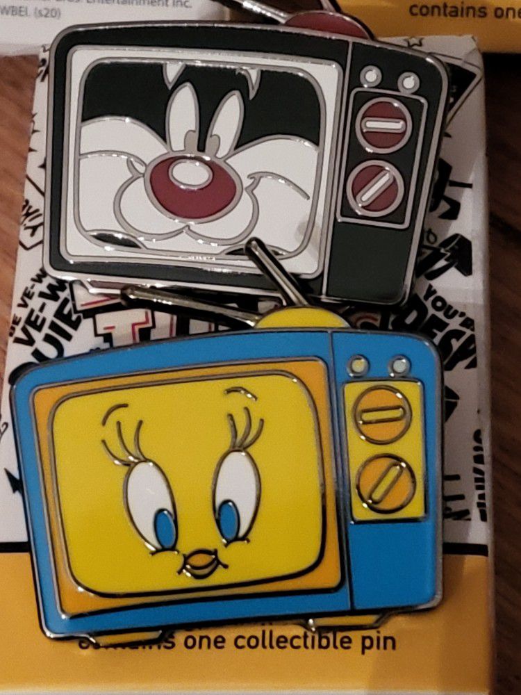 Looney Tunes Tweety Bird & Sylvester Pin Metal Blind Box Combo Set 
