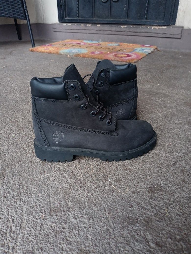 Size:6 Timberland Boots