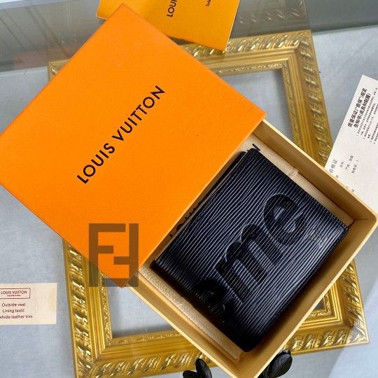 Louis Vuitton x Supreme Black Wallet M67542 11x9cm