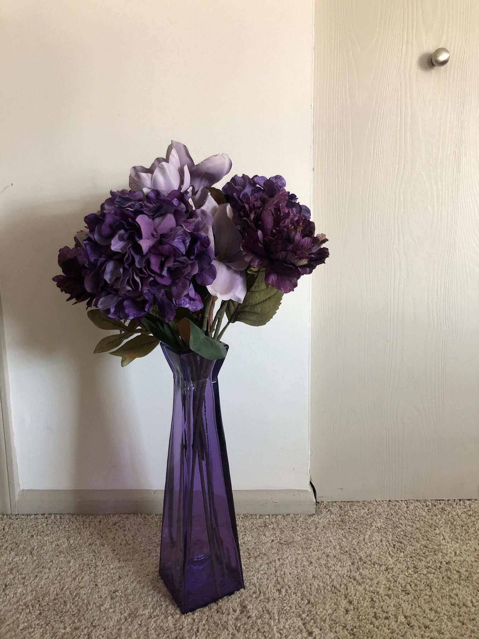 Vase & Flowers