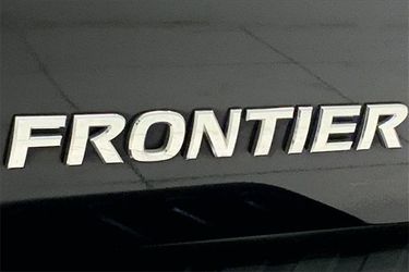2011 Nissan Frontier Crew Cab Thumbnail