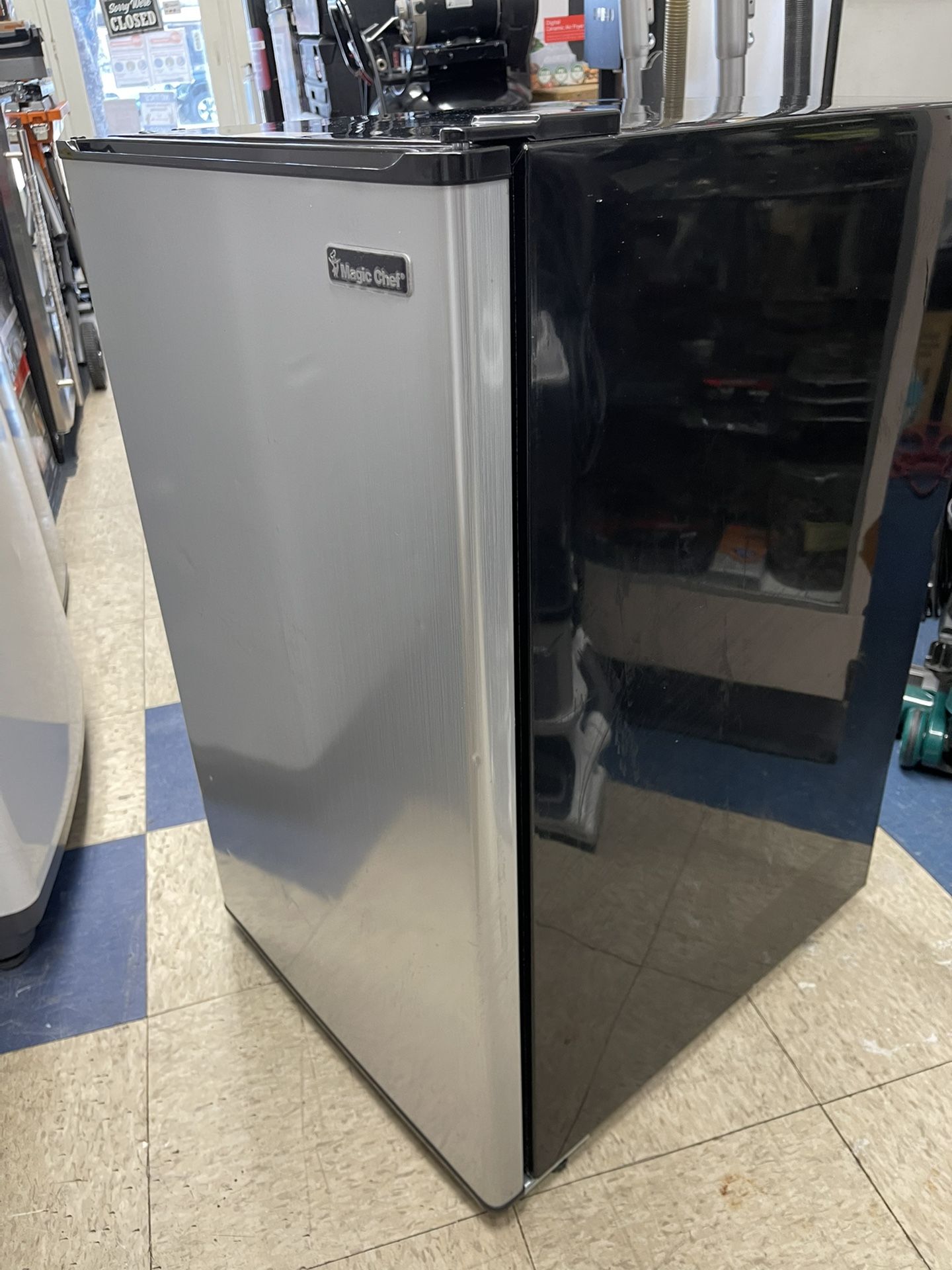 Magic Chef 4.4 cu. ft. Mini Fridge in Stainless Look
