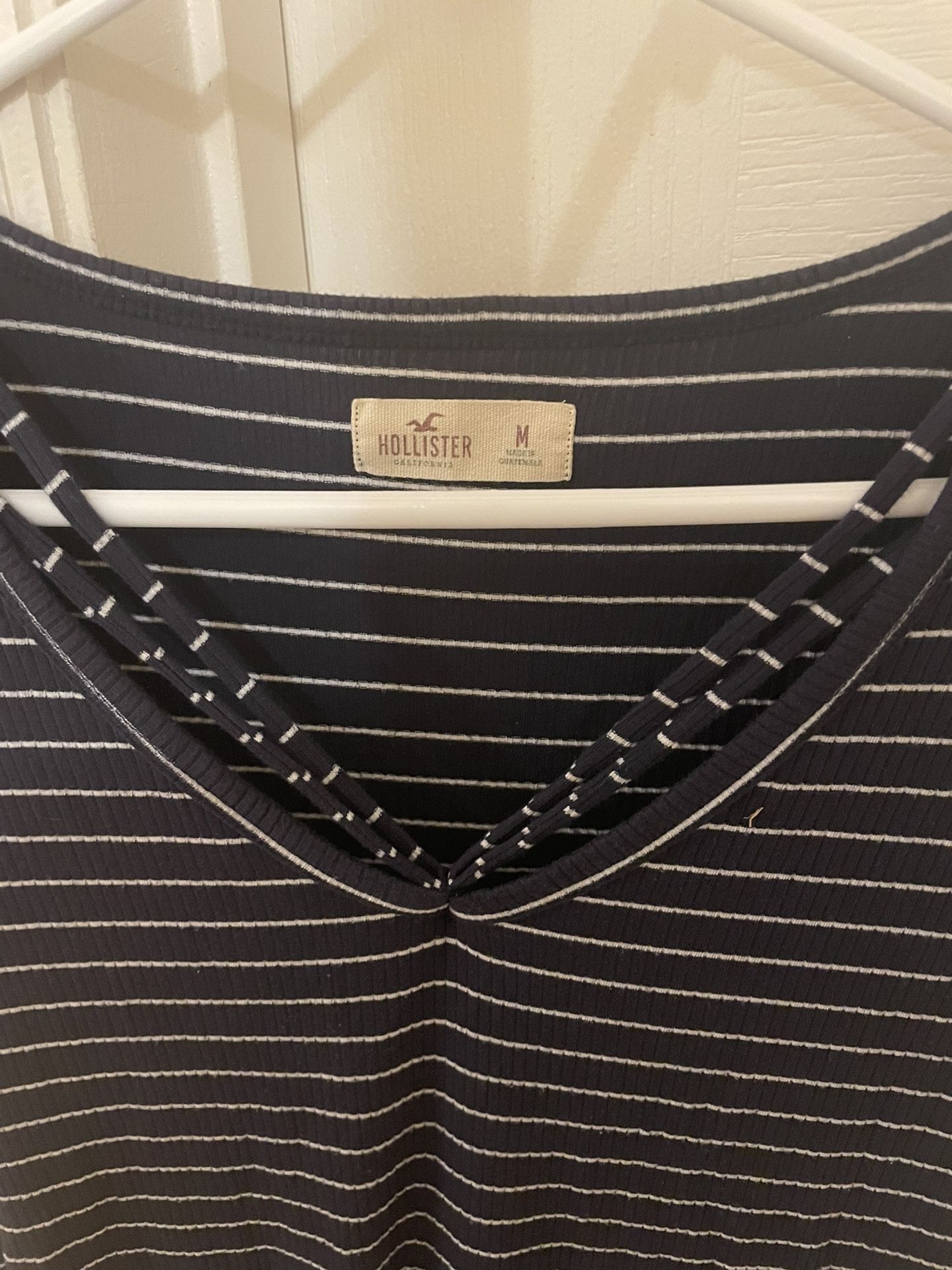 Girls Hollister Shirts And Hoodie