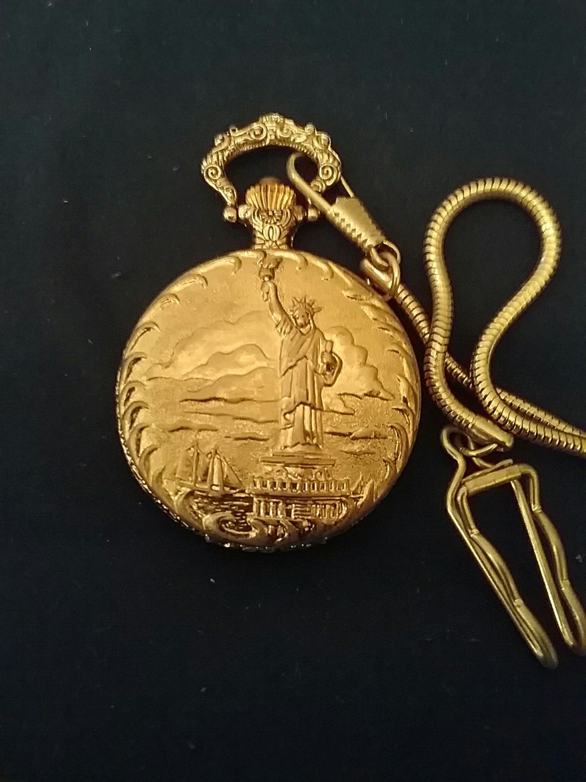 Statue of Liberty & Eagle Commemorative 1986 Pocket Watch