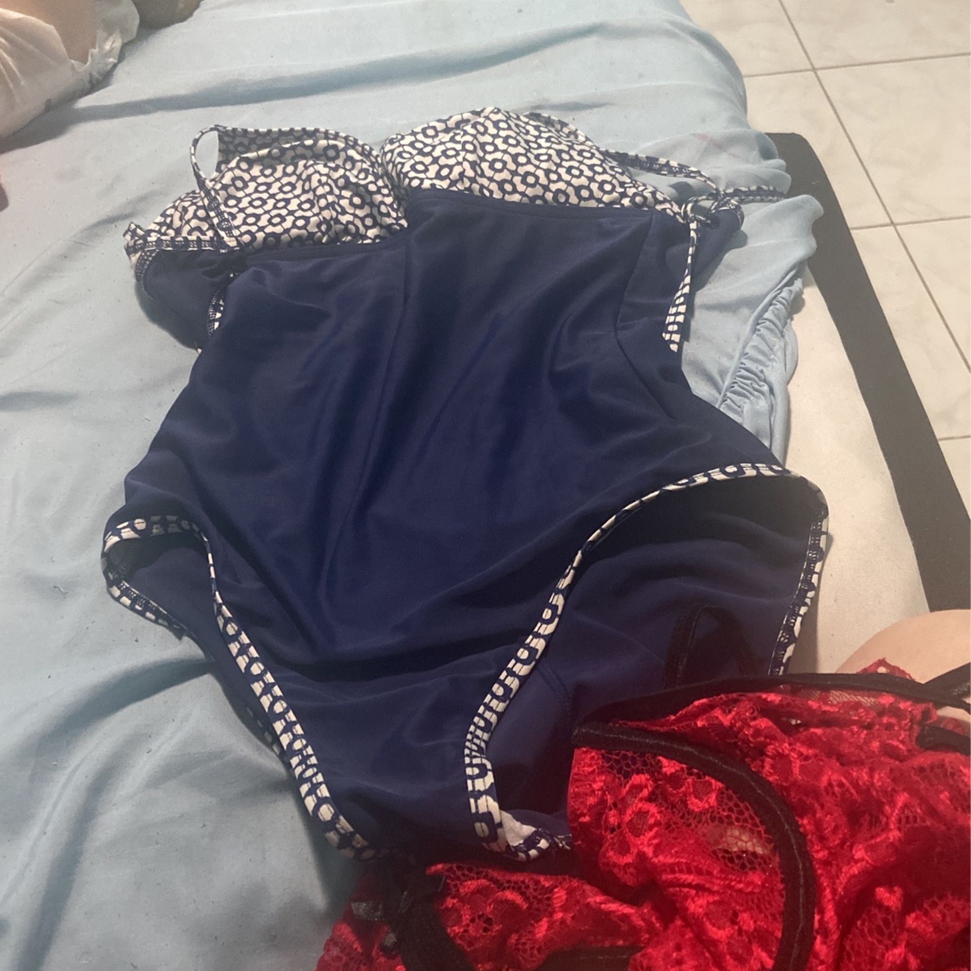 Traje De Baño Size S Y Traje Sexi Para Noche De Mujer