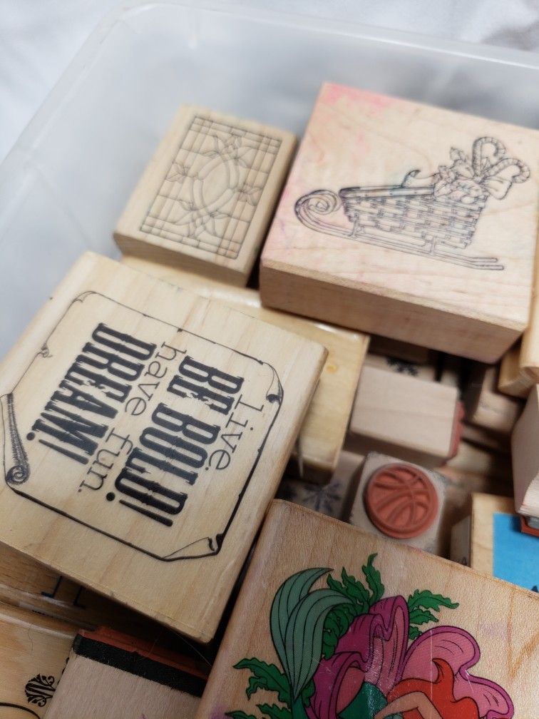 Scrapebooking lot of 95 Rubber stamps . mixed brands, all in good condition & smoke free home. Lot weighs 9 Lb