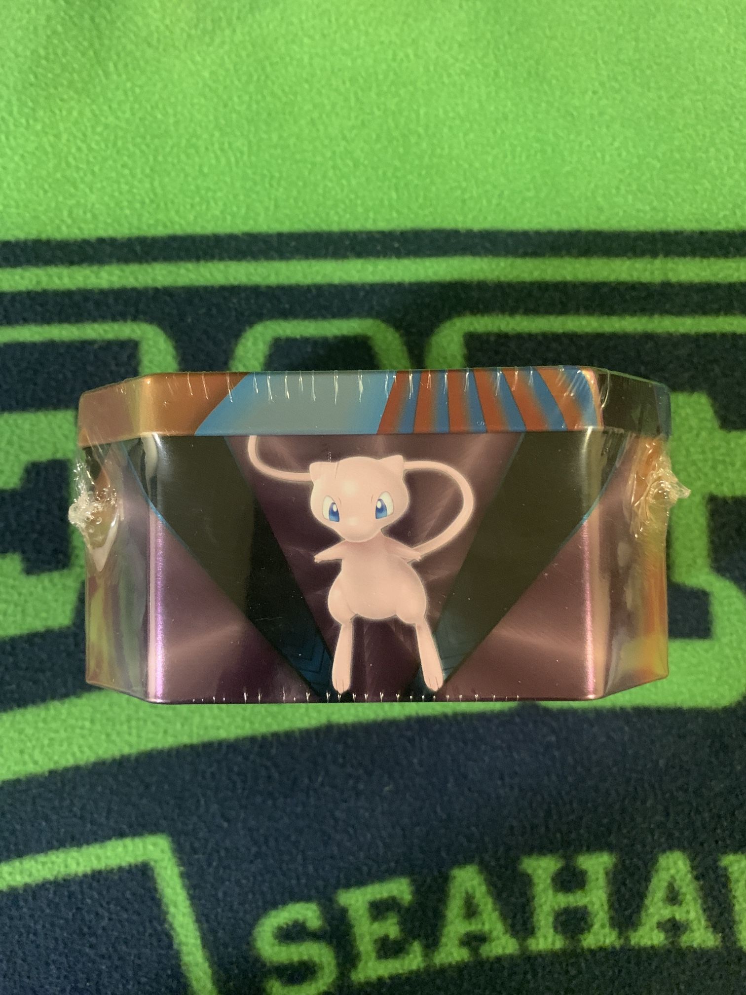 Pokémon V Forces Lucario Tin