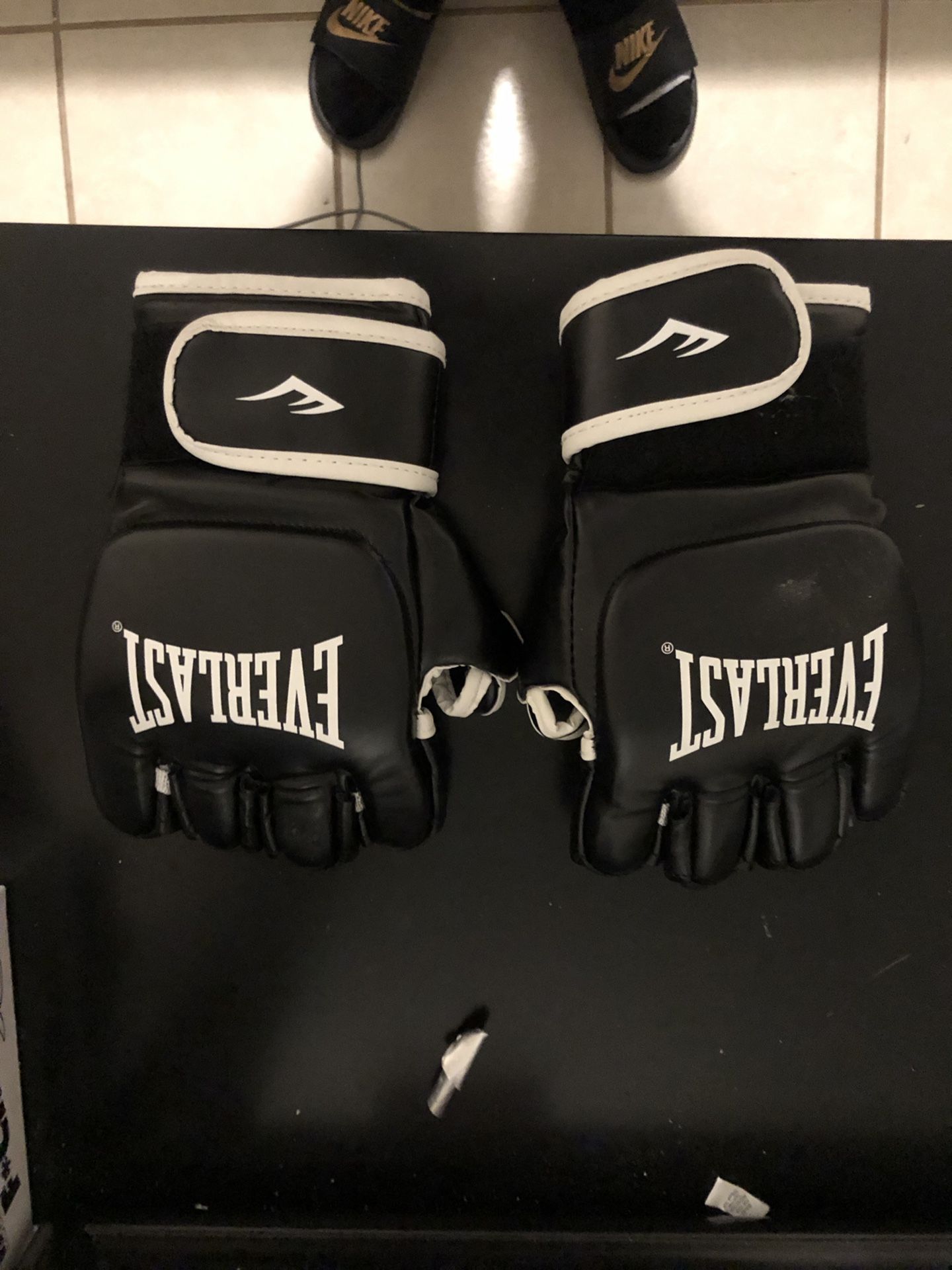UFC GLOVES