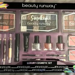 90 pc makeup set Lip gloss, Eye shadow, Nail polish, Mascara, Blush, Makeup brushes And more Thumbnail