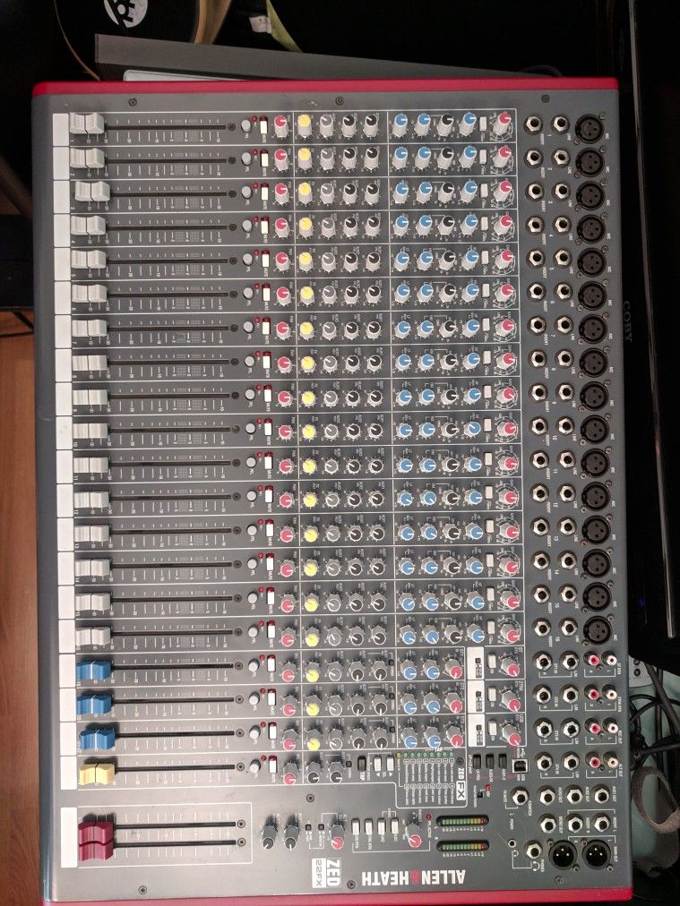 Allen And Heath ZED22FX Mixer