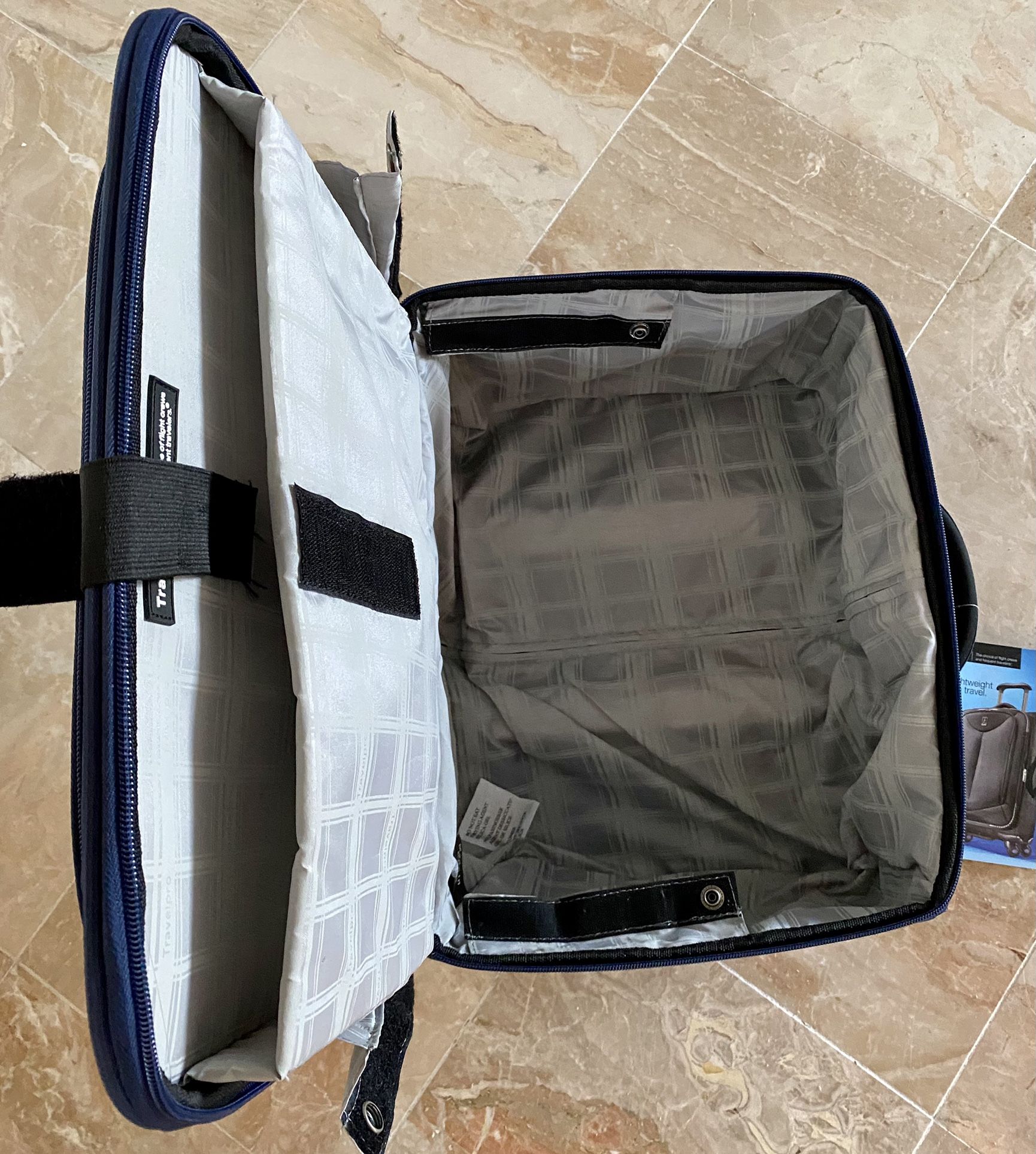 TravelPro Walkabout Spinner Rolling Tote