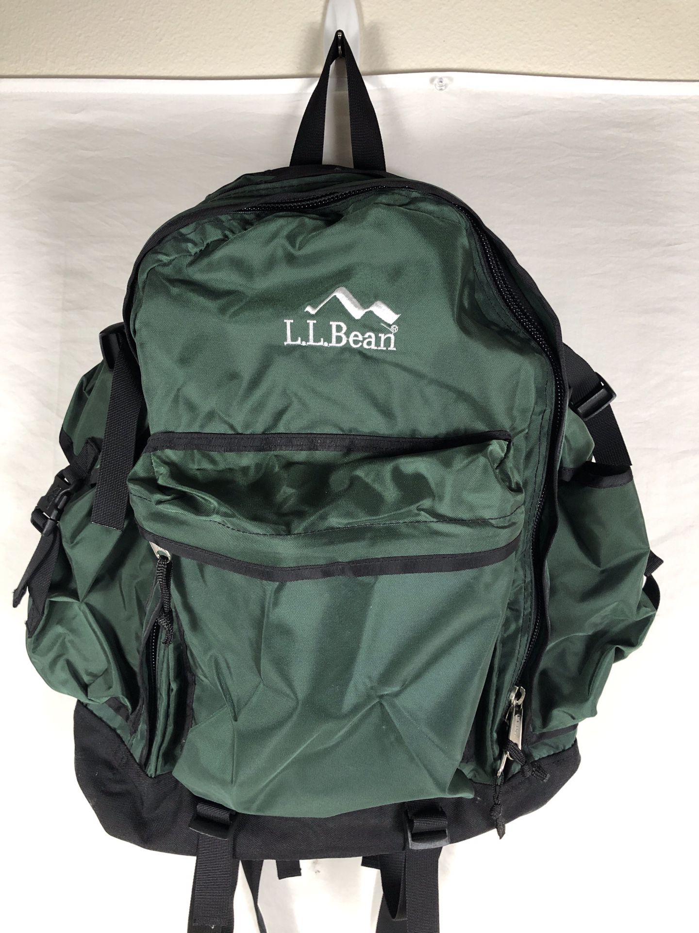 LL Bean Travel 25L Large Hiking Camera Hip Belt Backpack Green Black Shoulder
