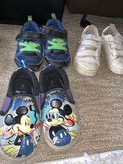 Size 7 Toddler shoes Thumbnail