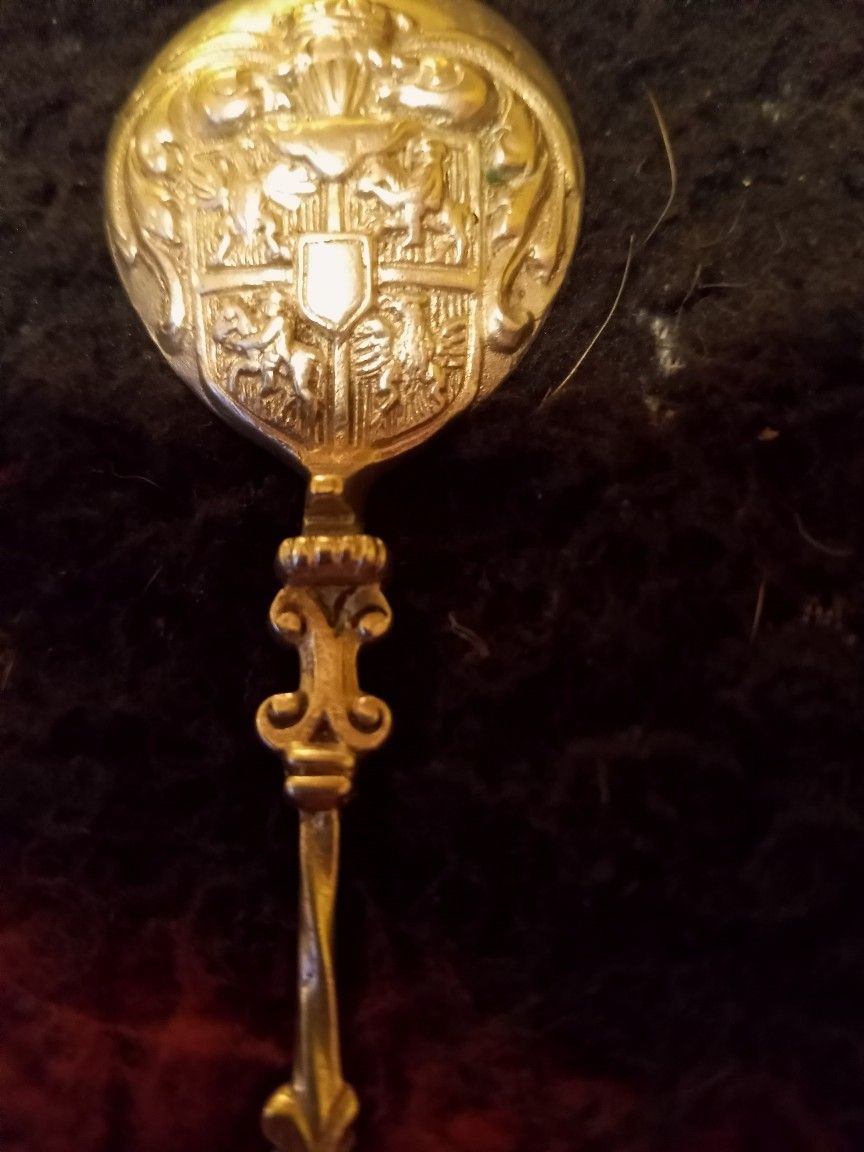 Nice Character And Detail Old Royalty Solid Silver Spoon