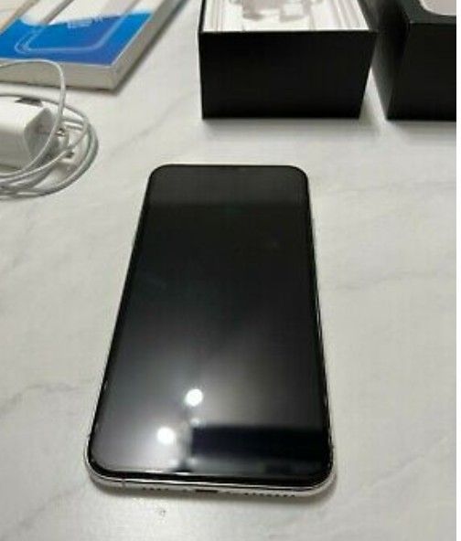 IPhone 11 Pro Max silver