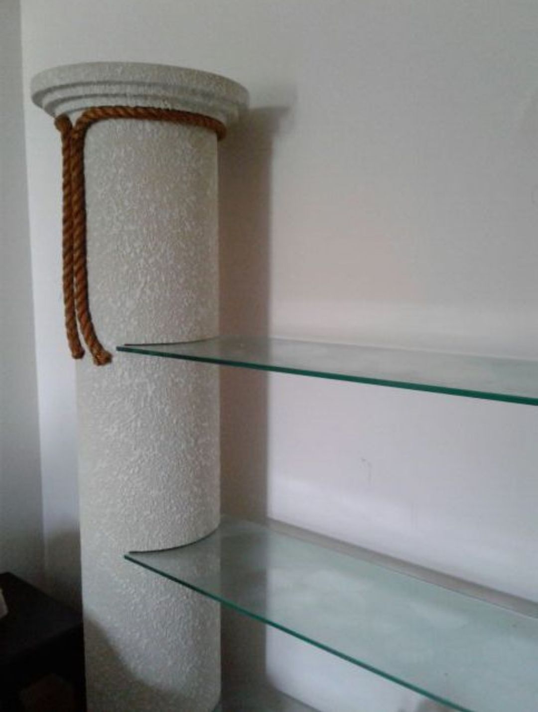 Pillar Stand