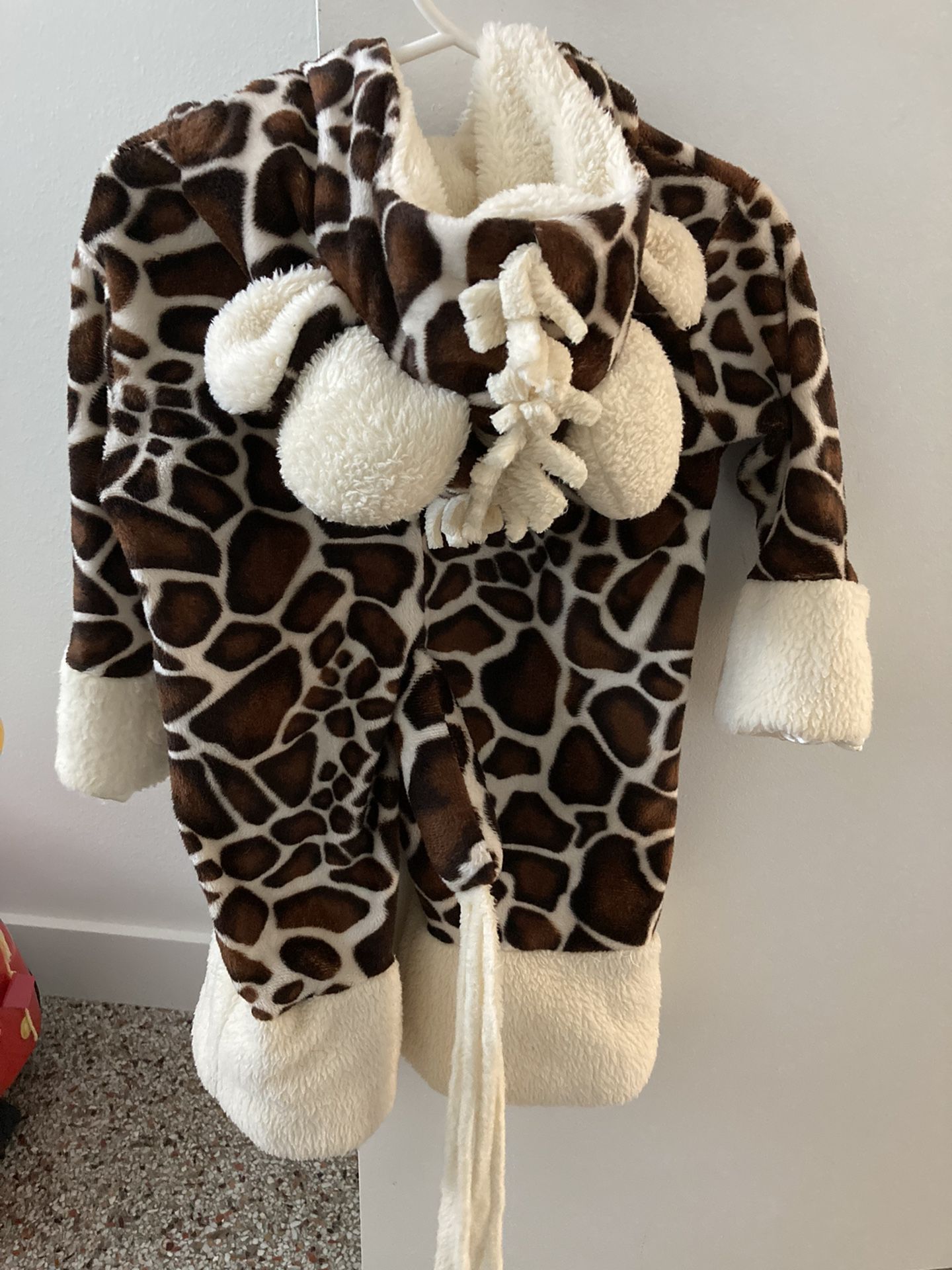 Giraffe Costume Size 6-8m