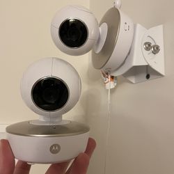 Motorola Baby Monitor And 2 Cameras Plus Mounting Bracket  Thumbnail
