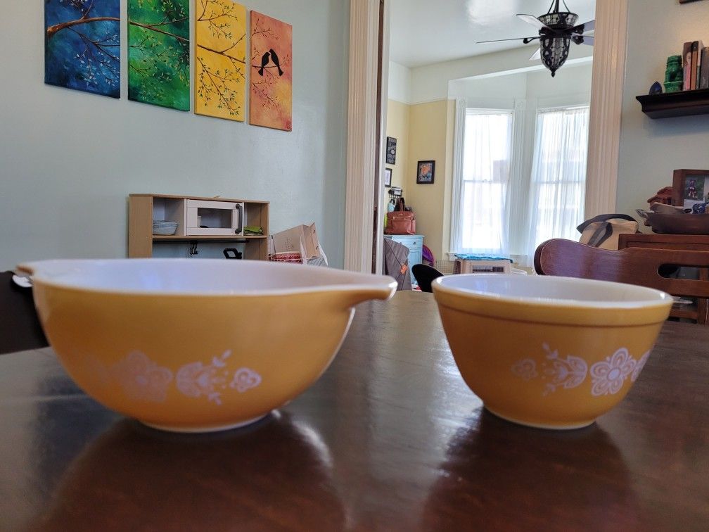 Pyrex Butterfly Gold Bowls