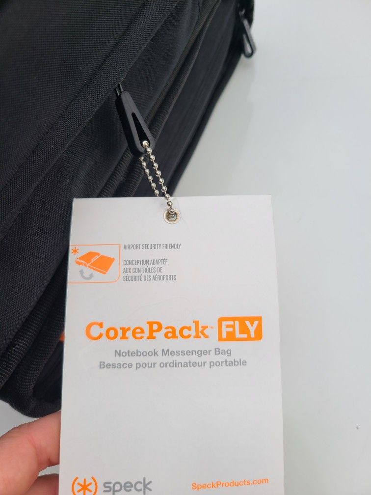 Speck Notebook Messanger Bag