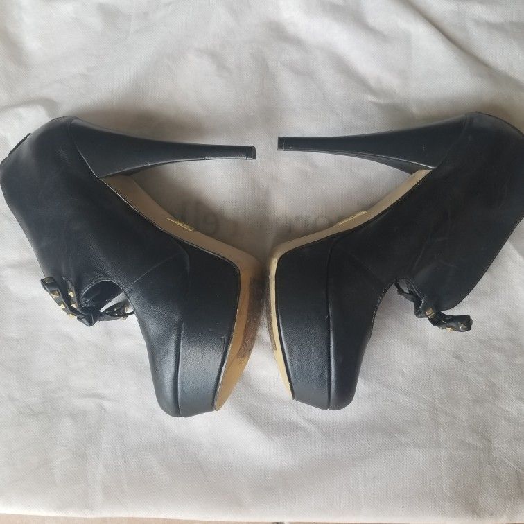 Truth Or Dare By Madonna Booties Size 8