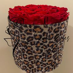 Red preserved roses Rhinestones Animal Print Leopard Eternal Box Roses Real Preserved Flowers Lasting Bouquet Bucket Anniversary Gift Thumbnail