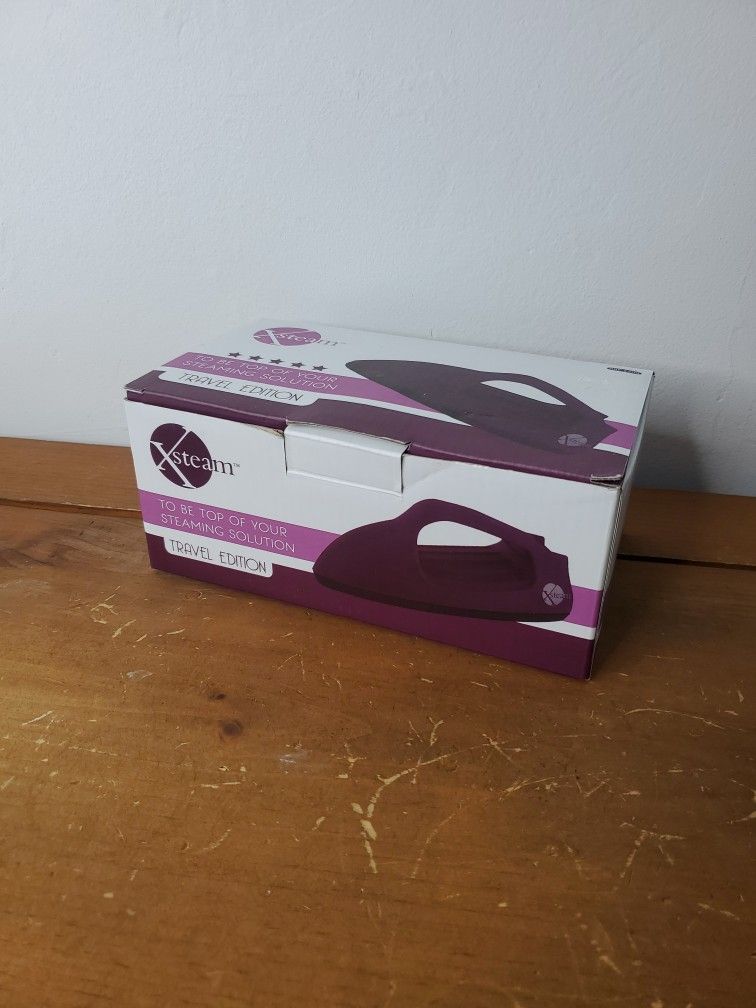Steam Travel Fabric Steam iron in clean and excellent condition