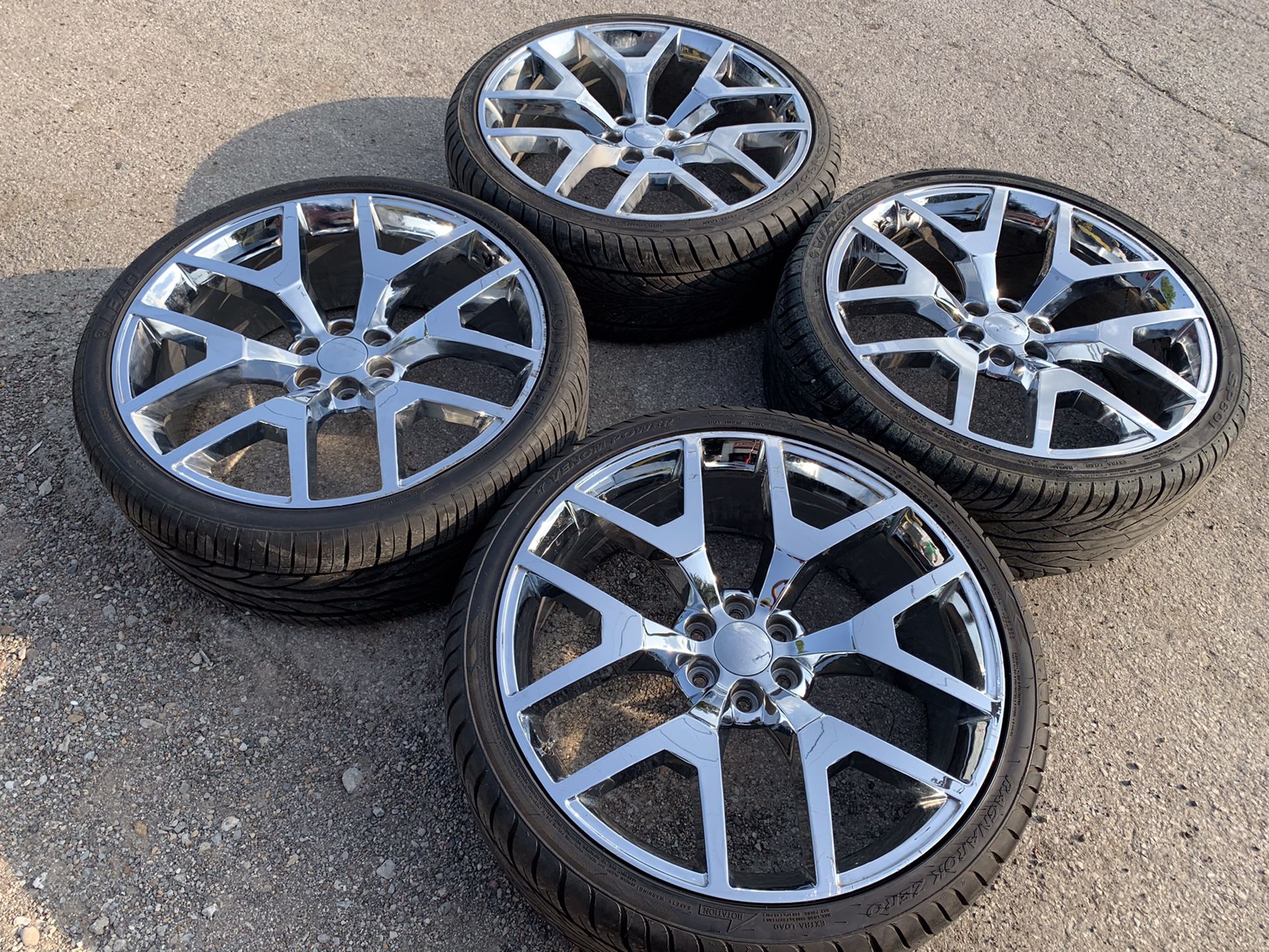 26” chrome honeycomb rims and tires 26 Crome honeycomb Wheels 26s Chevy ...