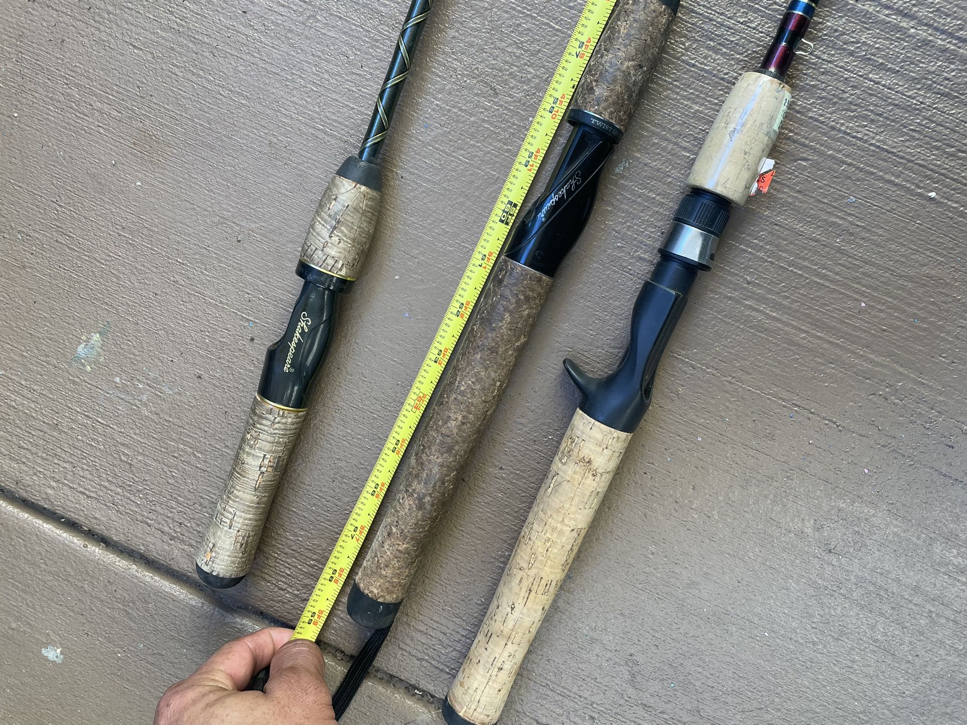3 graphite fishing rods