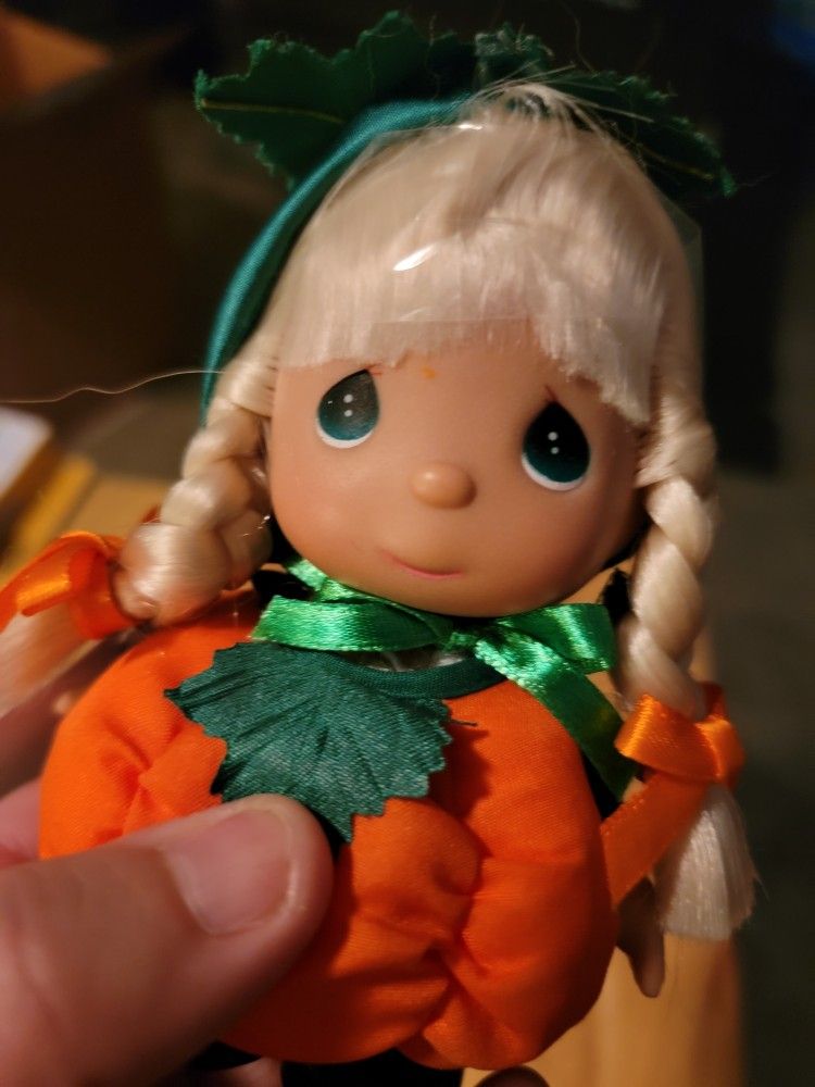 Precious Moments Collectible