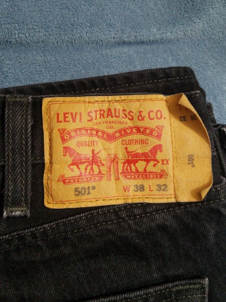Pantalón de mezclilla Levi Strauss 501 Size 38X32 El Pantalon Es Seminuevo