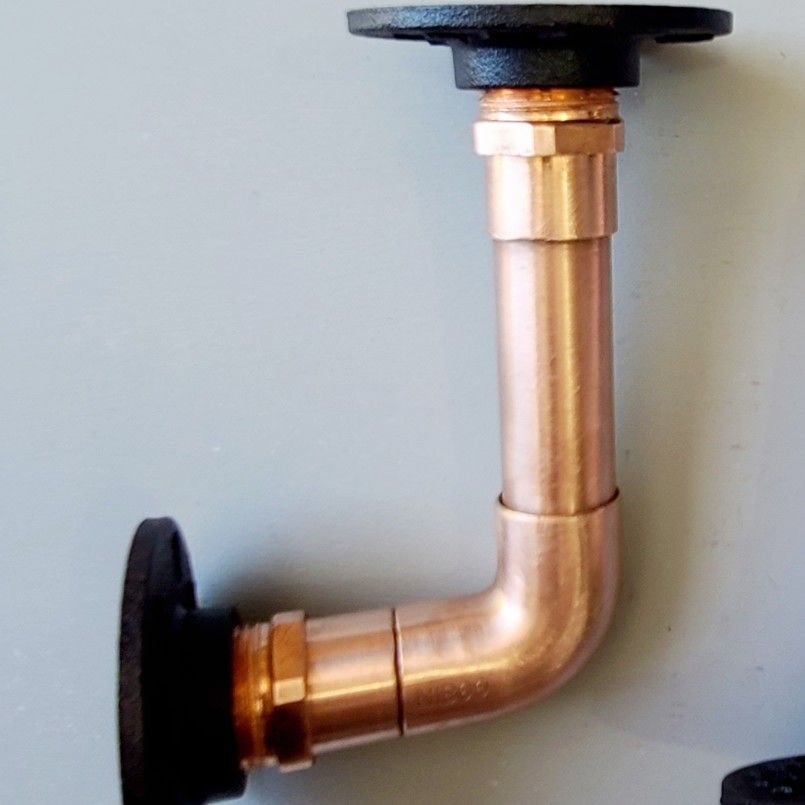 COPPER PIPE 90 DEGREE CORNER REVERSIBLE SHELF BRACKETS (2)
