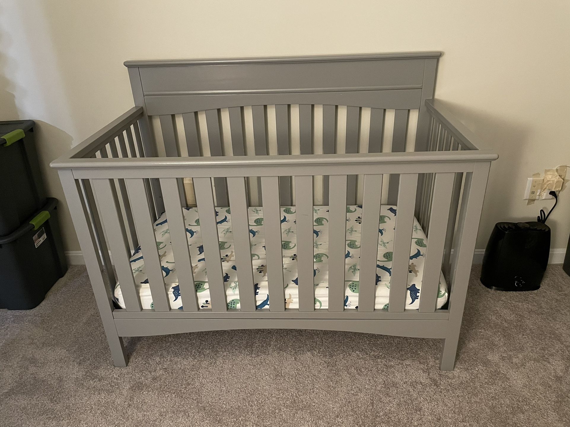 Crib + Mattress + 4 bedsheets + Mattress Protector