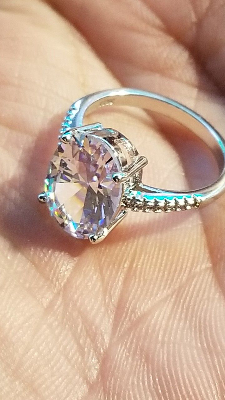 Gorgeous Oval cut Women's Wedding Engagement Promises Ring Size 7