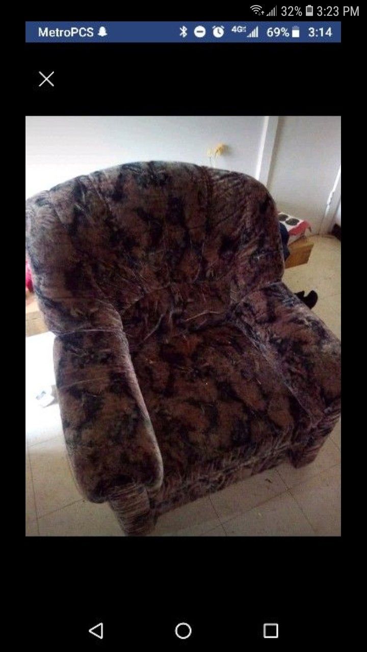 Love seat and couch with pull out bed