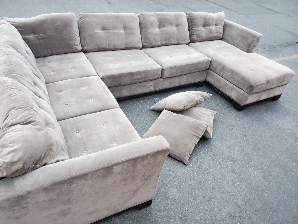Sectional Couch With Delivery
