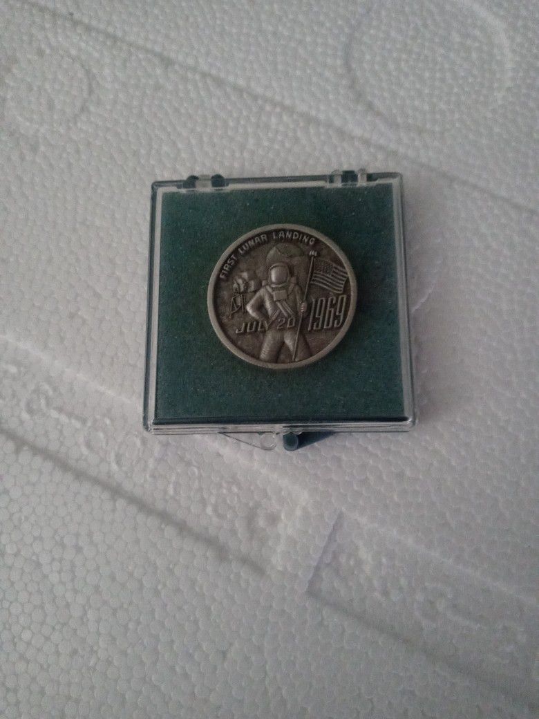 Lunar Landing Collectors Coin