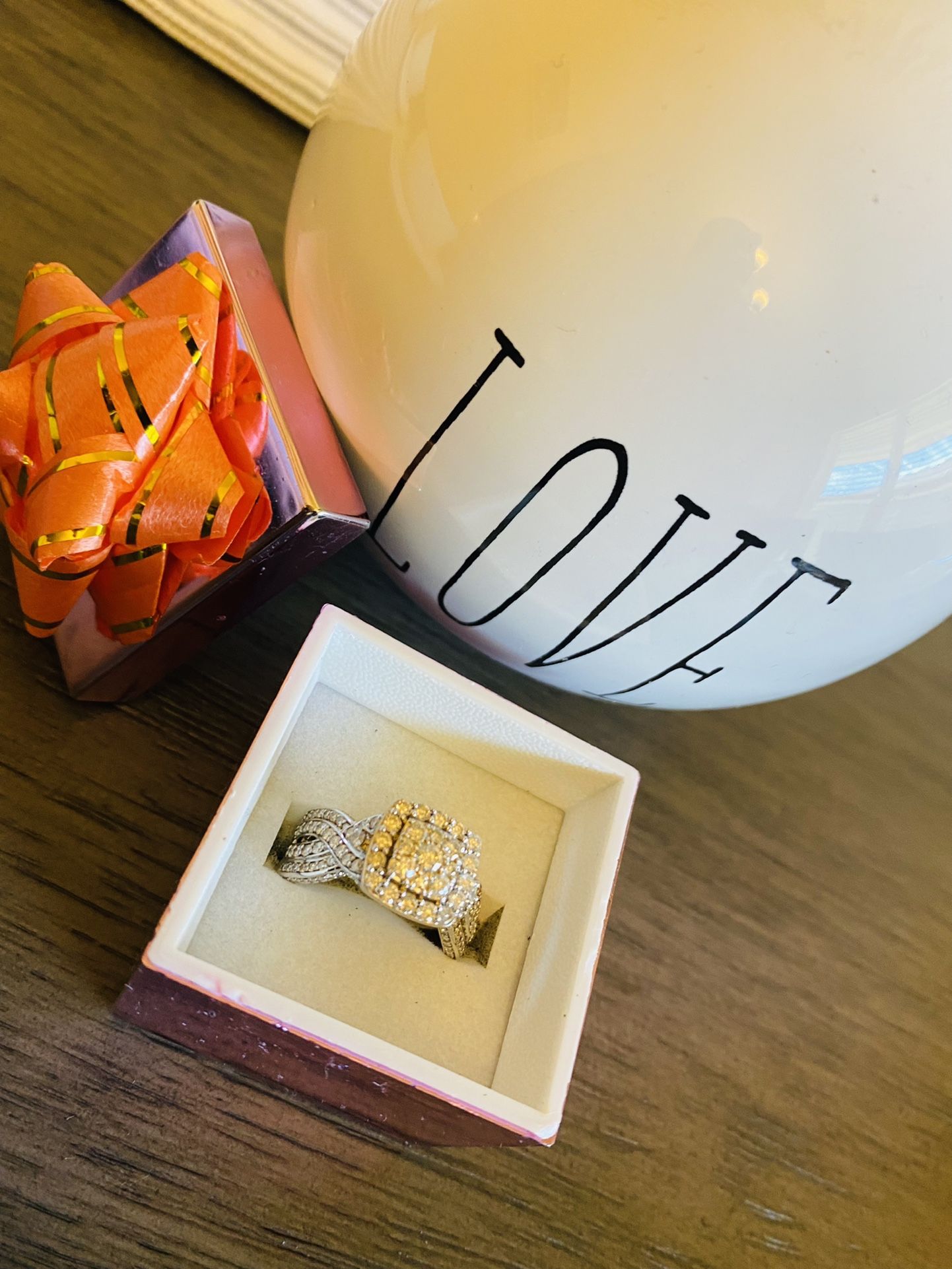 Princess Cut Halo Engagement Ring 1CT.